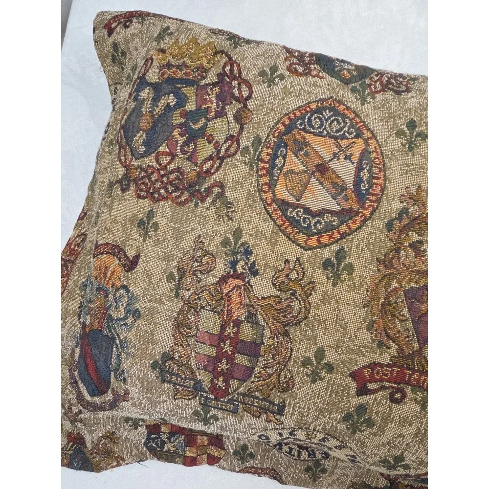 Vtg Tapestry Jacquard Medieval European Castlecore Heraldic‎ Crest Pillow Sham